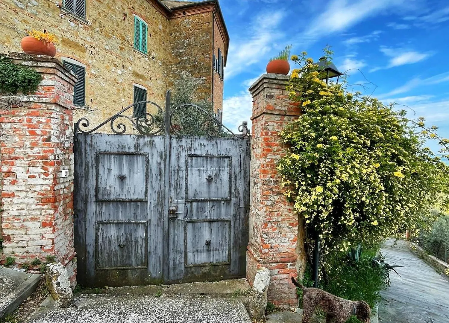 Guest House Manufacto Petroio 0*,  Italy